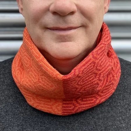 paperclip_lambswool_short_cowl_poppy_inferno_turmeric.jpeg
