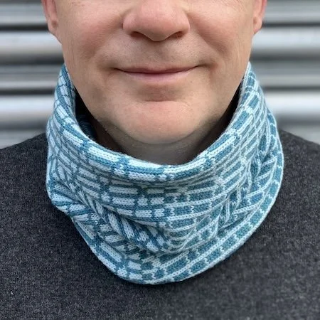 croissant_lambswool_short_cowl_barracuda_raindrop.jpeg
