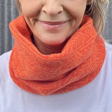 barley_lambswool_short_cowl_inferno_turmeric_m.jpeg