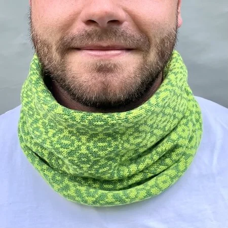 glasgow_lambswool_short_cowl_lime_watercress_m.jpeg