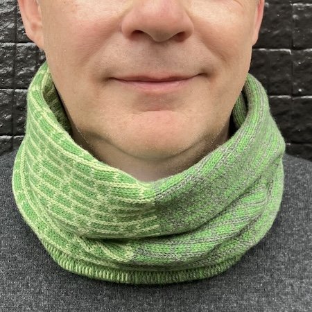 croissant_lambswool_short_cowl_landscape_watercress_kiwi.jpeg