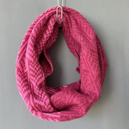 barley_lambswool_short_cowl_rosehip_vegas_cabaret.jpeg