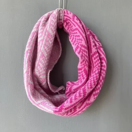barley_lambswool_short_cowl_magenta_showbiz_grey.jpeg