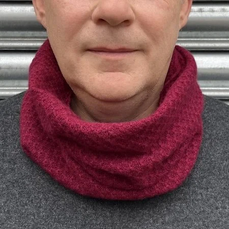elietoo_cashmere_short_cowl_wine.jpeg