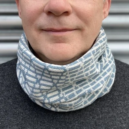 croissant_lambswool_short_cowl_petrel_white.jpeg
