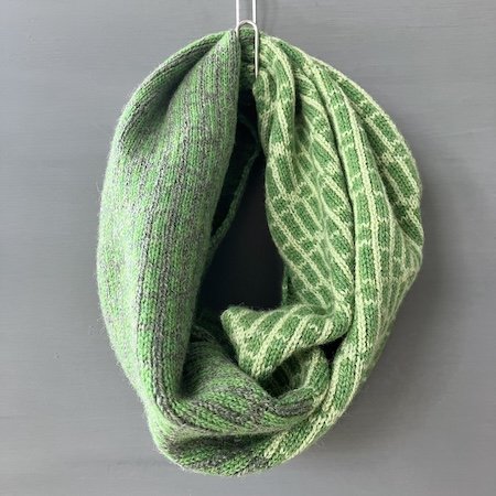 croissant_lambswool_short_cowl_landscape_watercress_kiwi.jpeg
