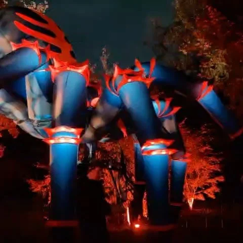 Great reactions on opening night for our spider @kewgardens for their Halloween event created by @culturecreativeltd 

The event is on at Kew for the next couple of weeks every evening through until the big day itself. 

#halloweenatkew #halloweenatk