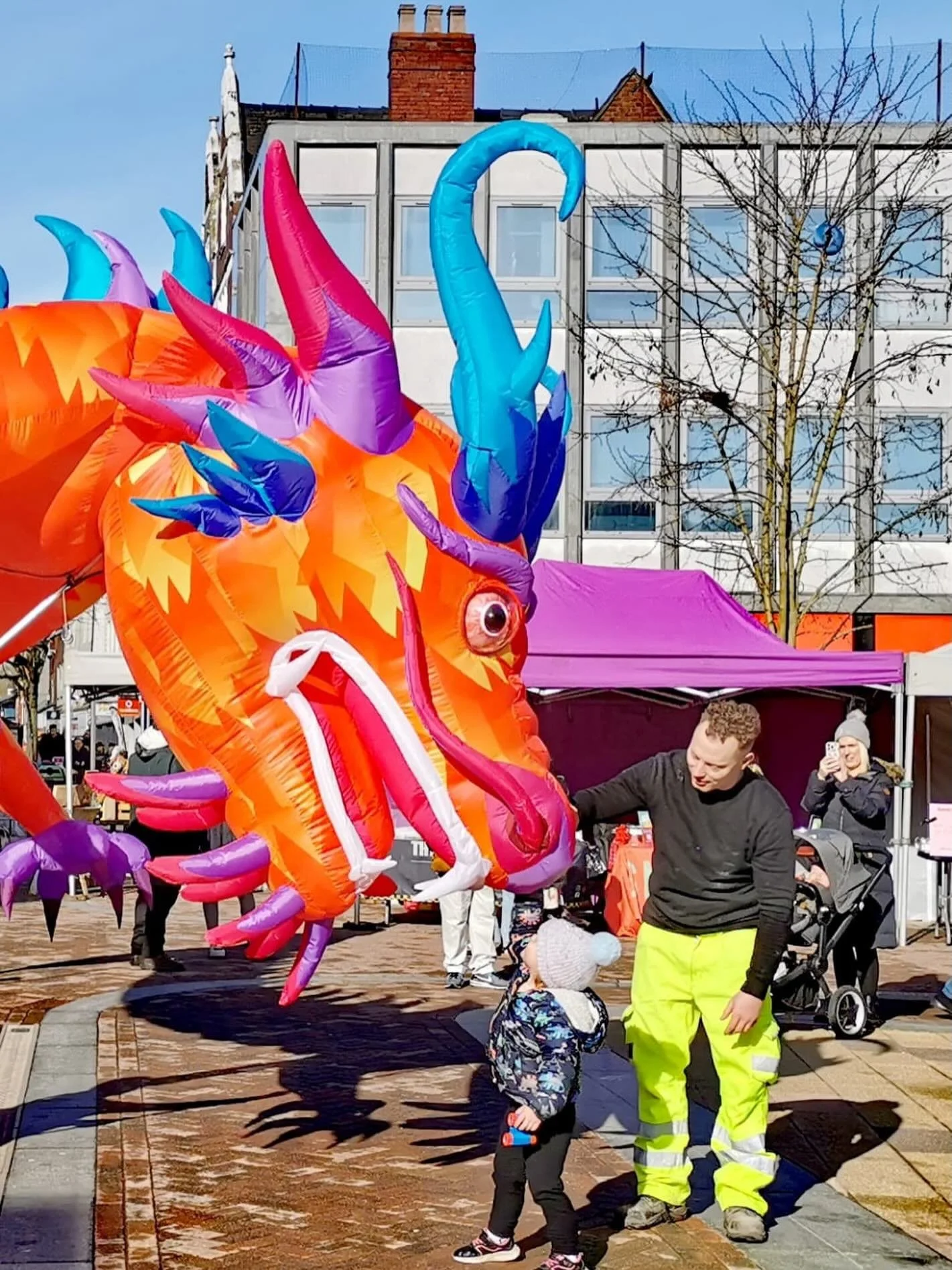 A great shot of #emberthedragon performing in #stafford at the weekend thanks to @ross_xlennon and @professorslugsbugs for some excellent puppeteering. 
#chinesedragon #dragon #giantpuppet