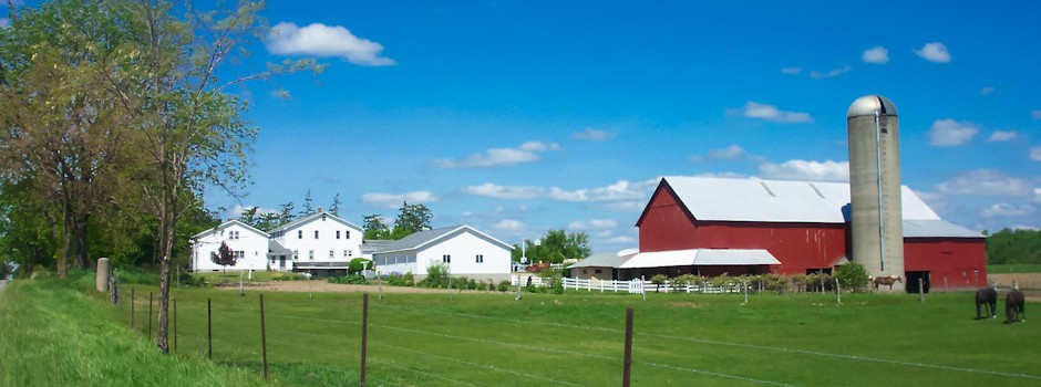 Amish-Farm-red-barn2-940x350.jpg
