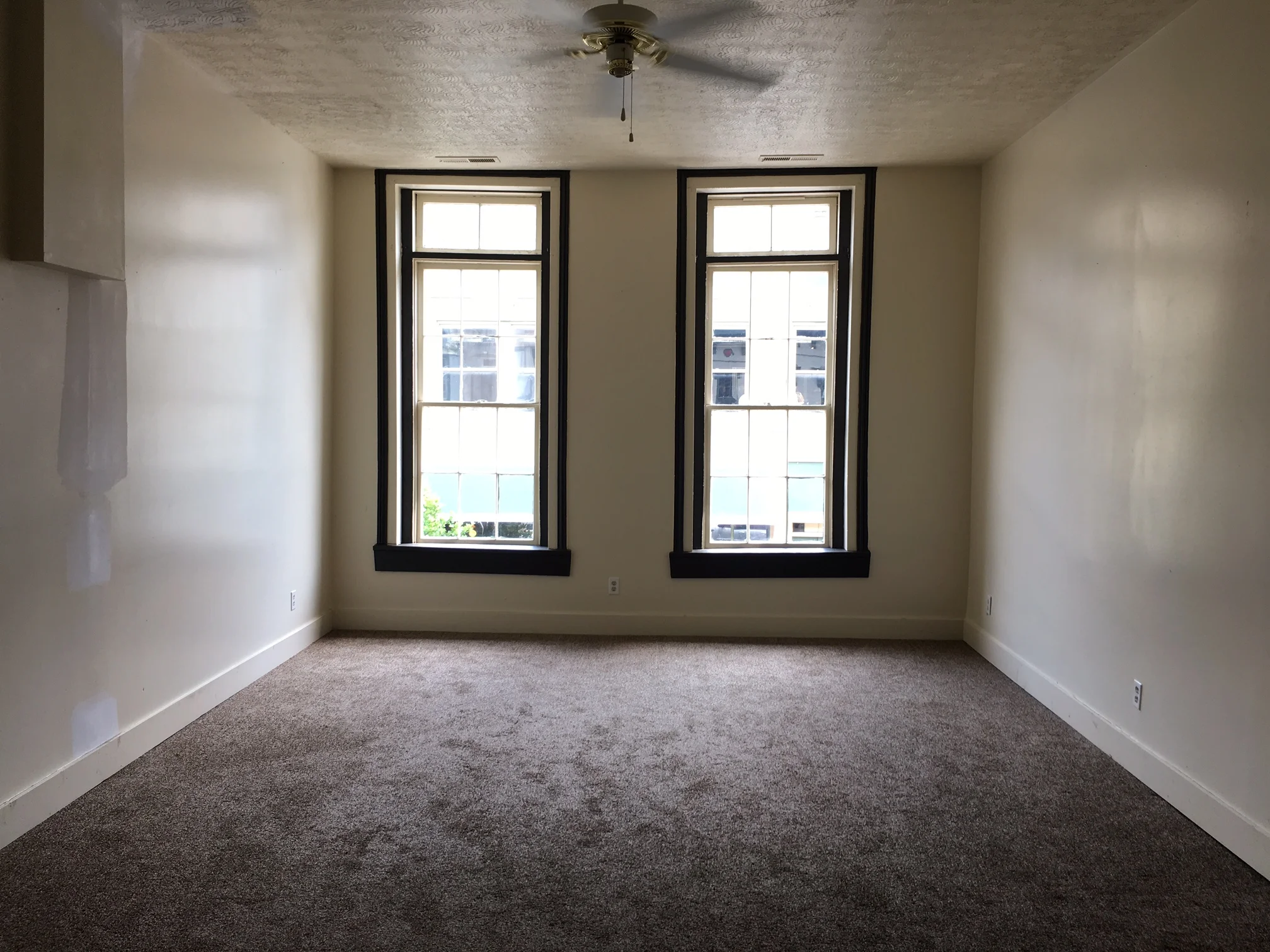 Downtown Shelbyville Apartment for Rent 2nd Floor — Torrey Smith
