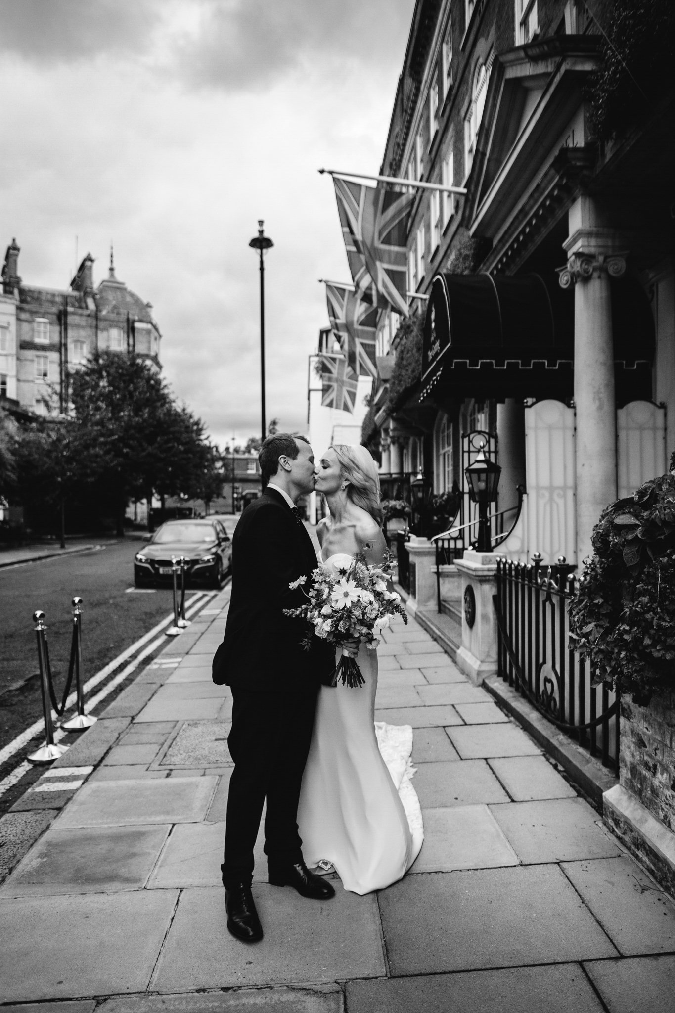 uk-wedding-photographer-best-2021-camera-hannah-29.jpg