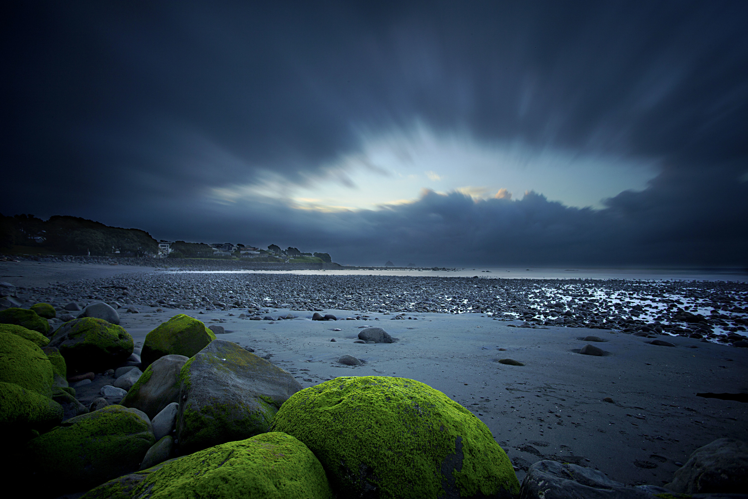 Taranaki_Beach.jpg