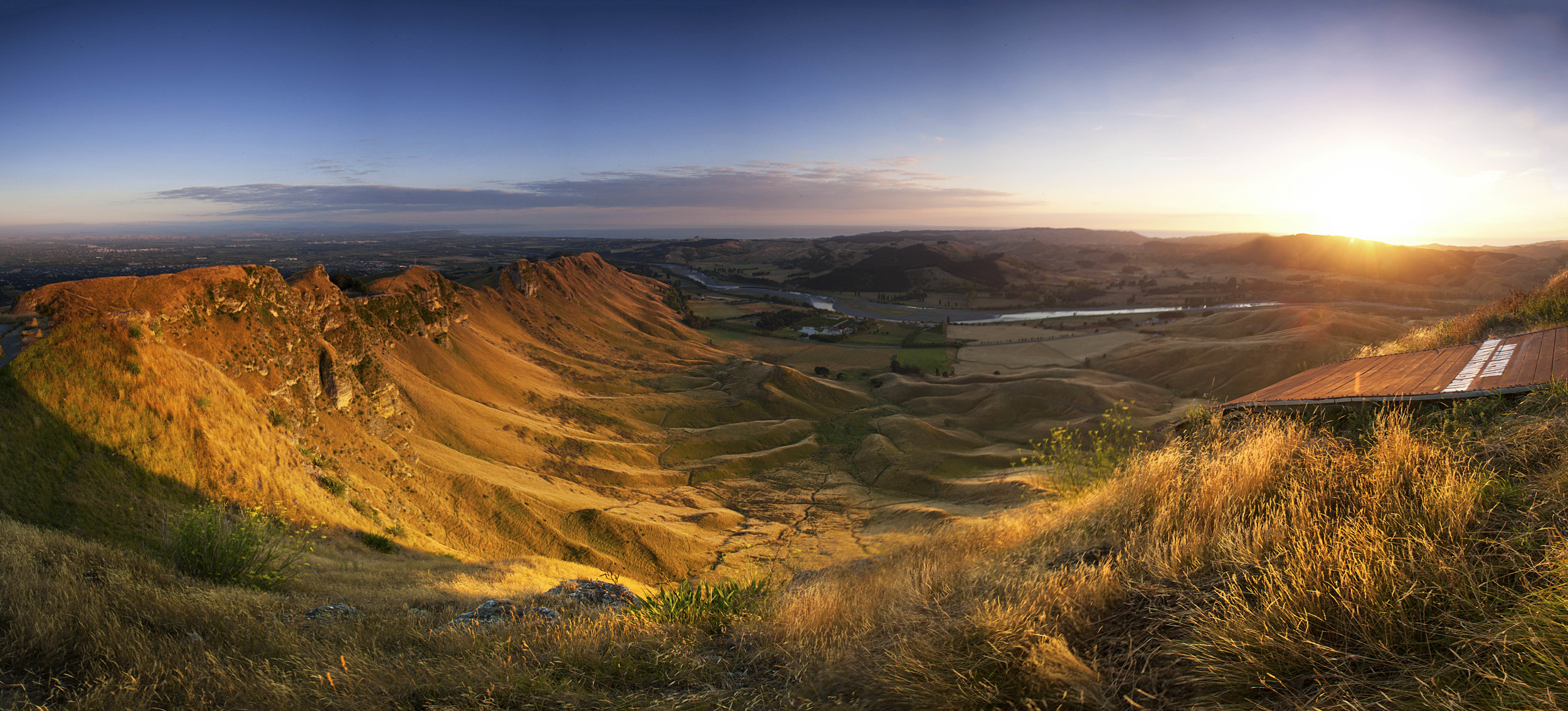 Te Mata Peak sunrise.jpg