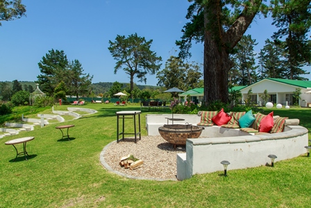Lakeside-Lodge-and-spa.jpg