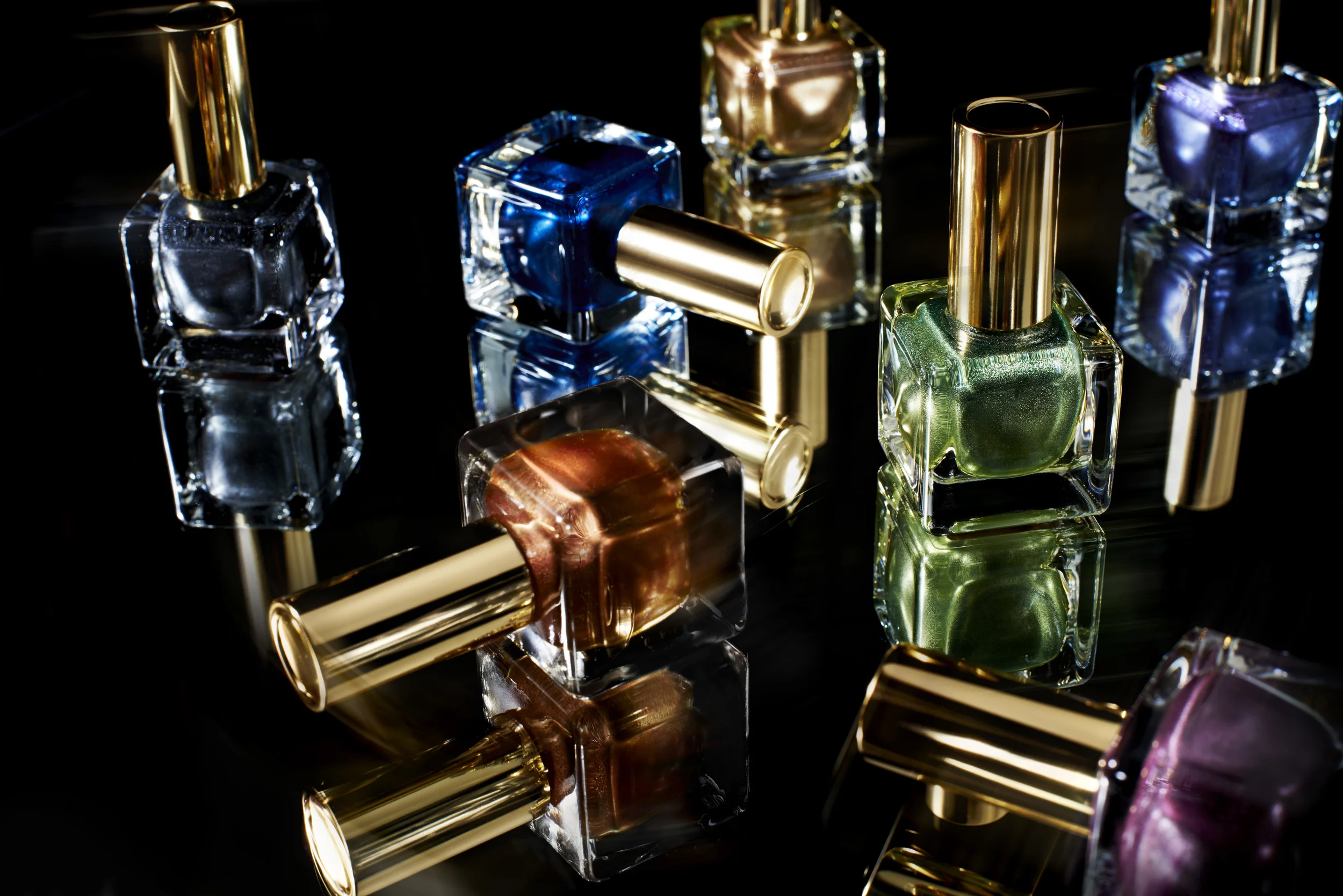 ESTEE LAUDER Nailpolish 5462_Final_Blur.jpg