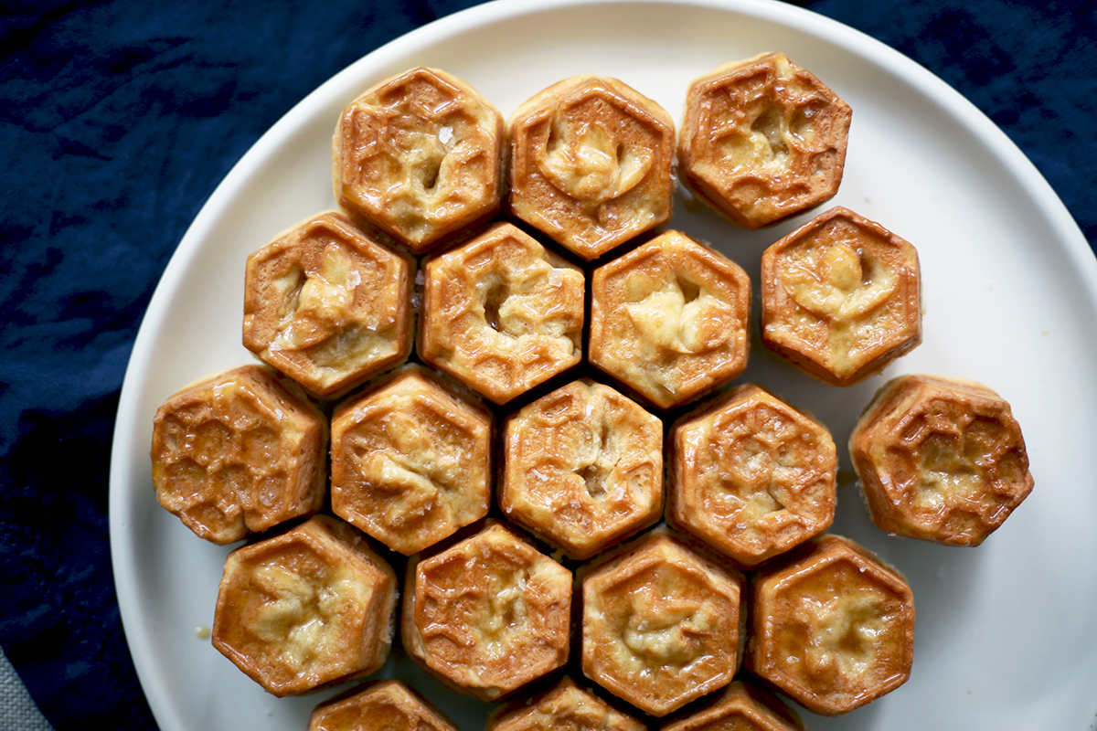 Bee Cake.jpg