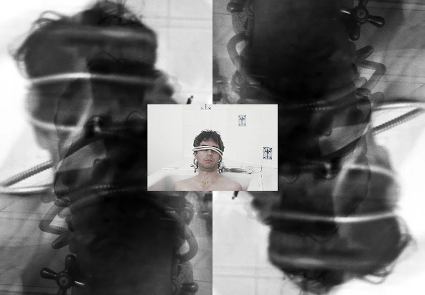 I kiss holes 07.jpg