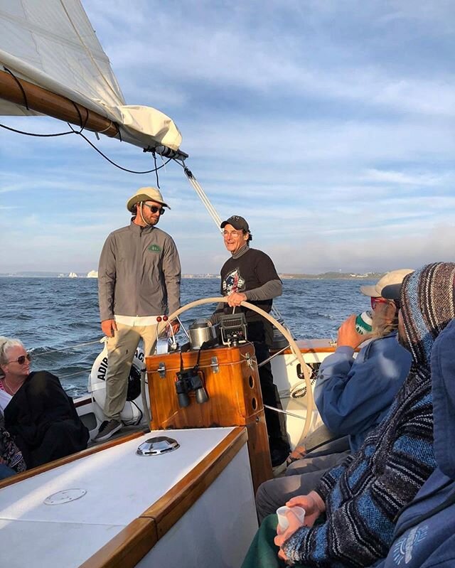 This photo needs to claim it&rsquo;s spot here on the Cru Wall of Fame! The Cru crew had an amazing sunset filled evening to remember while Keith took the helm. Thank you @schooneradirondackii for a night we will always remember! &hearts;️