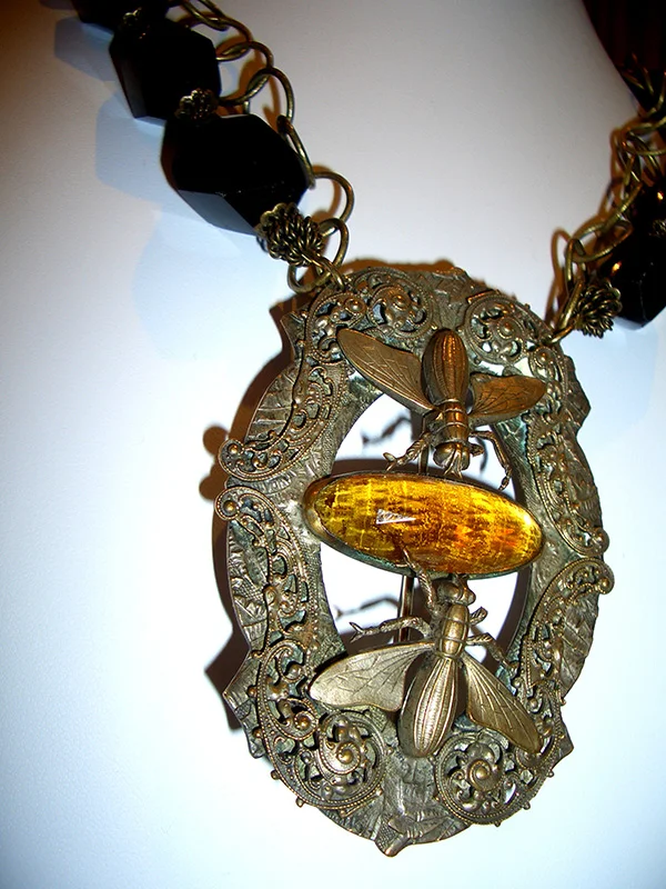honey bee necklace detail 2.jpg