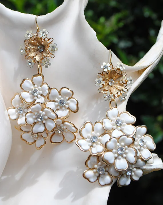 adorn by samouce_50s white flower bouquet drop earrings2.jpg