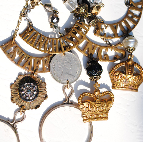adorn by samouce_British uniform badge necklaces5.jpg
