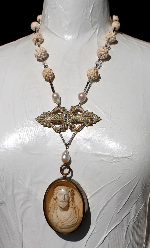 adorn by samouce_French Meerschaum Jesus pearl necklace2.jpg