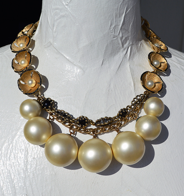 adorn by samouce_vintage 50s blown glass faux pearl petunia necklace2.jpg