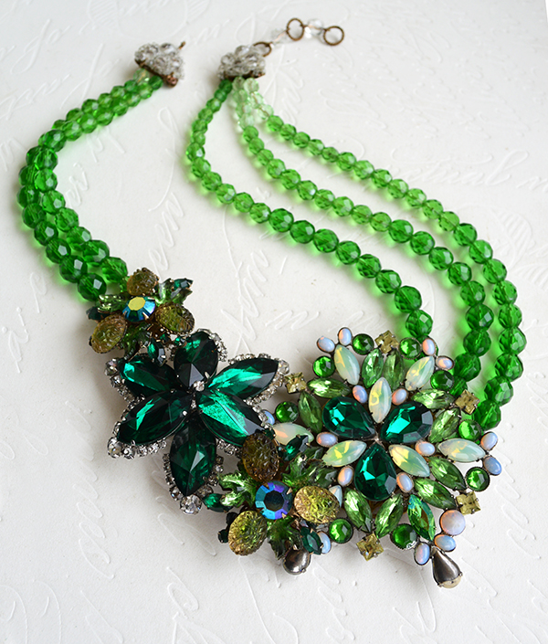 adorn by samouce_Emerald rhn flower brooch necklace4.jpg