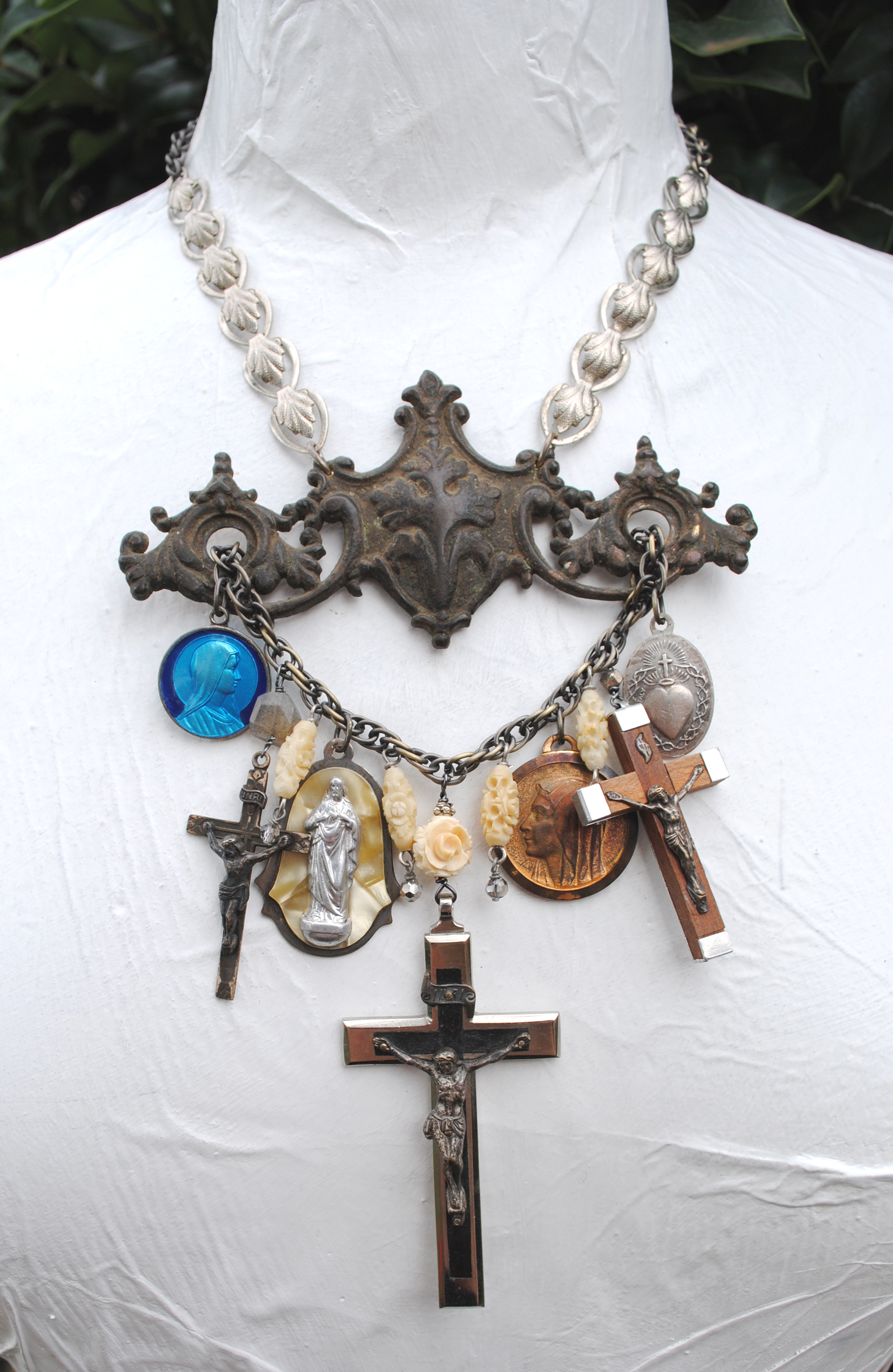 adorn by samouce_vintage cross anitque pull plate necklace2.jpg