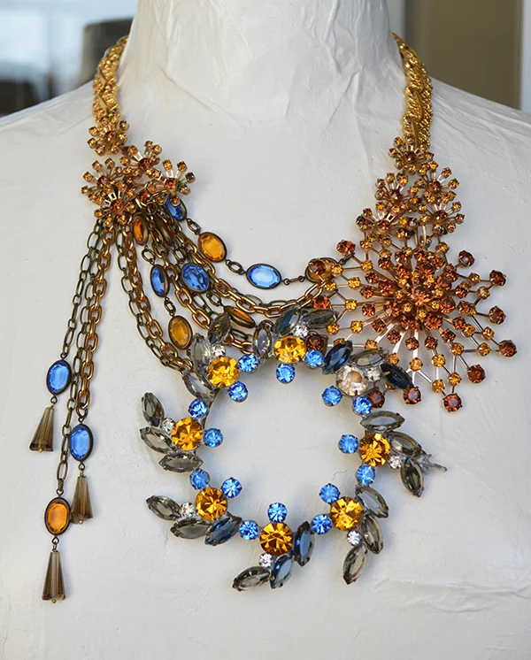 adorn by samouce_amber smoke rhn flower festoon necklace4.jpg