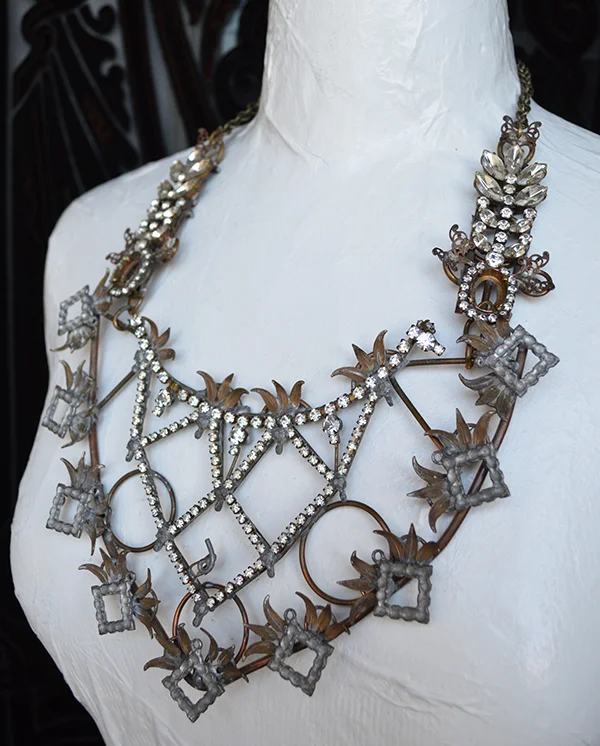 adorn by samouce_50s rhn factory prod sample bib necklace2.jpg