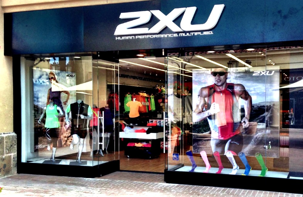 2XU_Window_Hanging_web.jpg