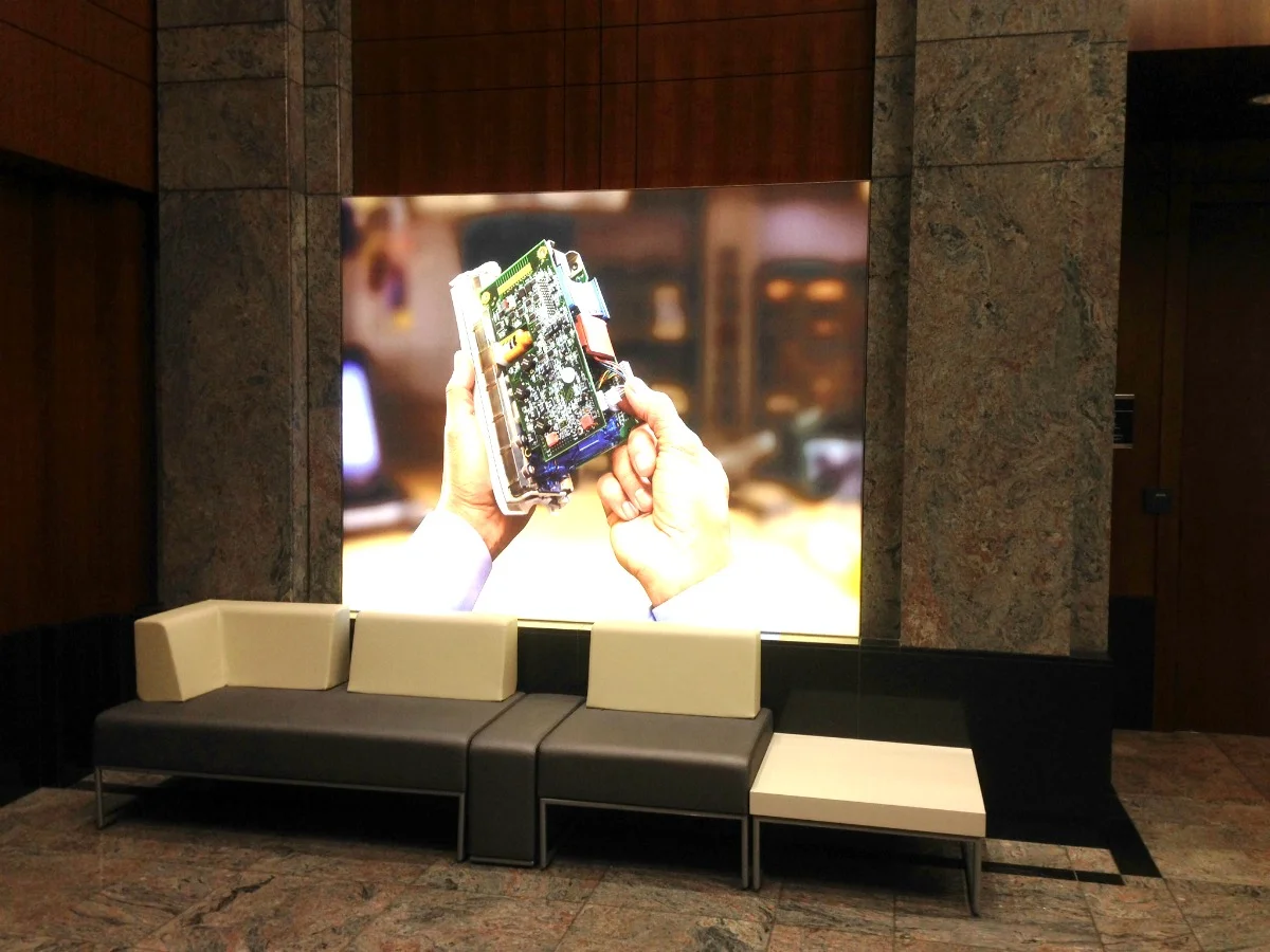 Compass Light Box 3_web.jpg