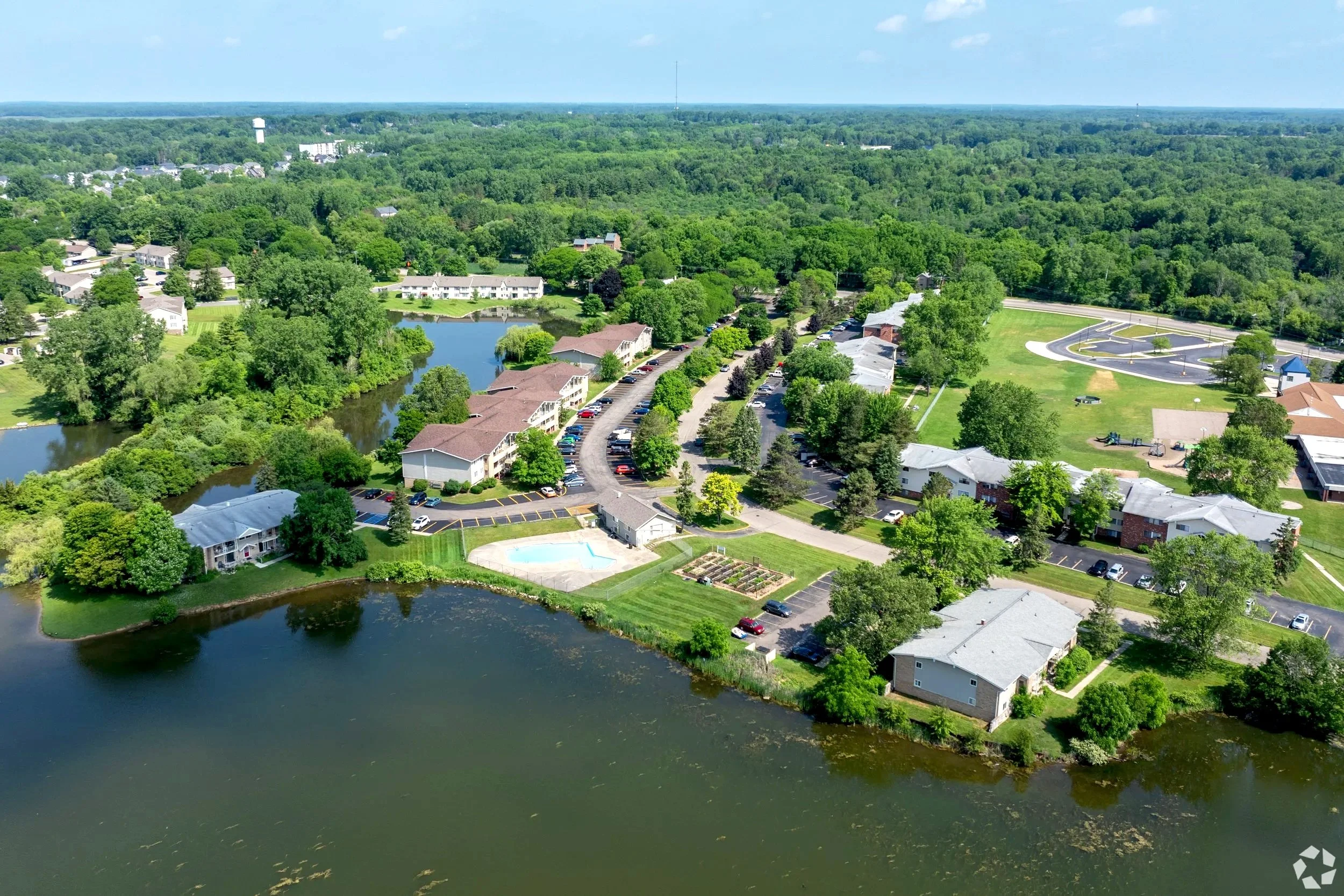 Lakeview-Apartments.jpg