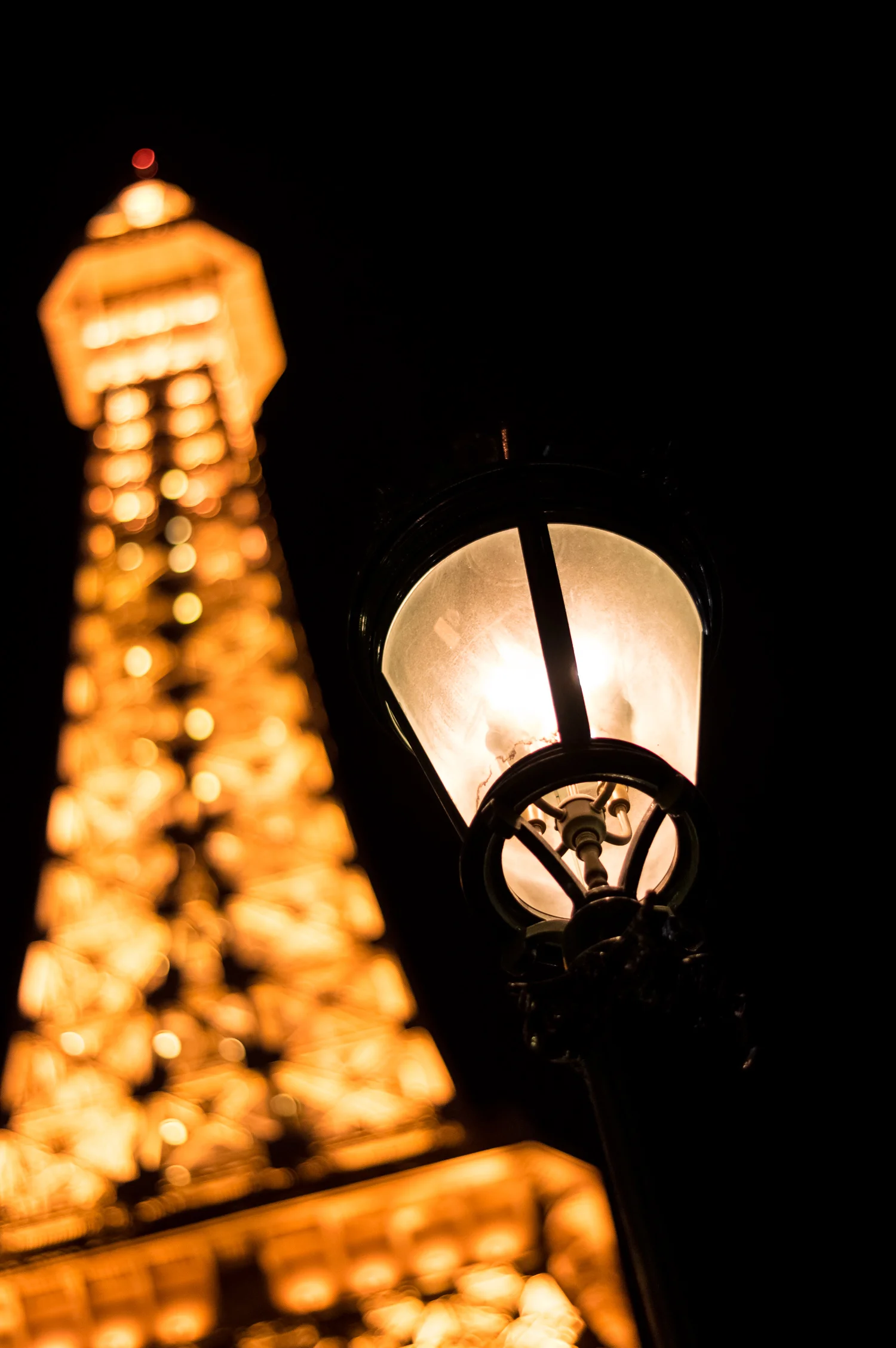 Las Vegas oder Paris? Der falsche Eiffelturm macht auch eine gute Figur.