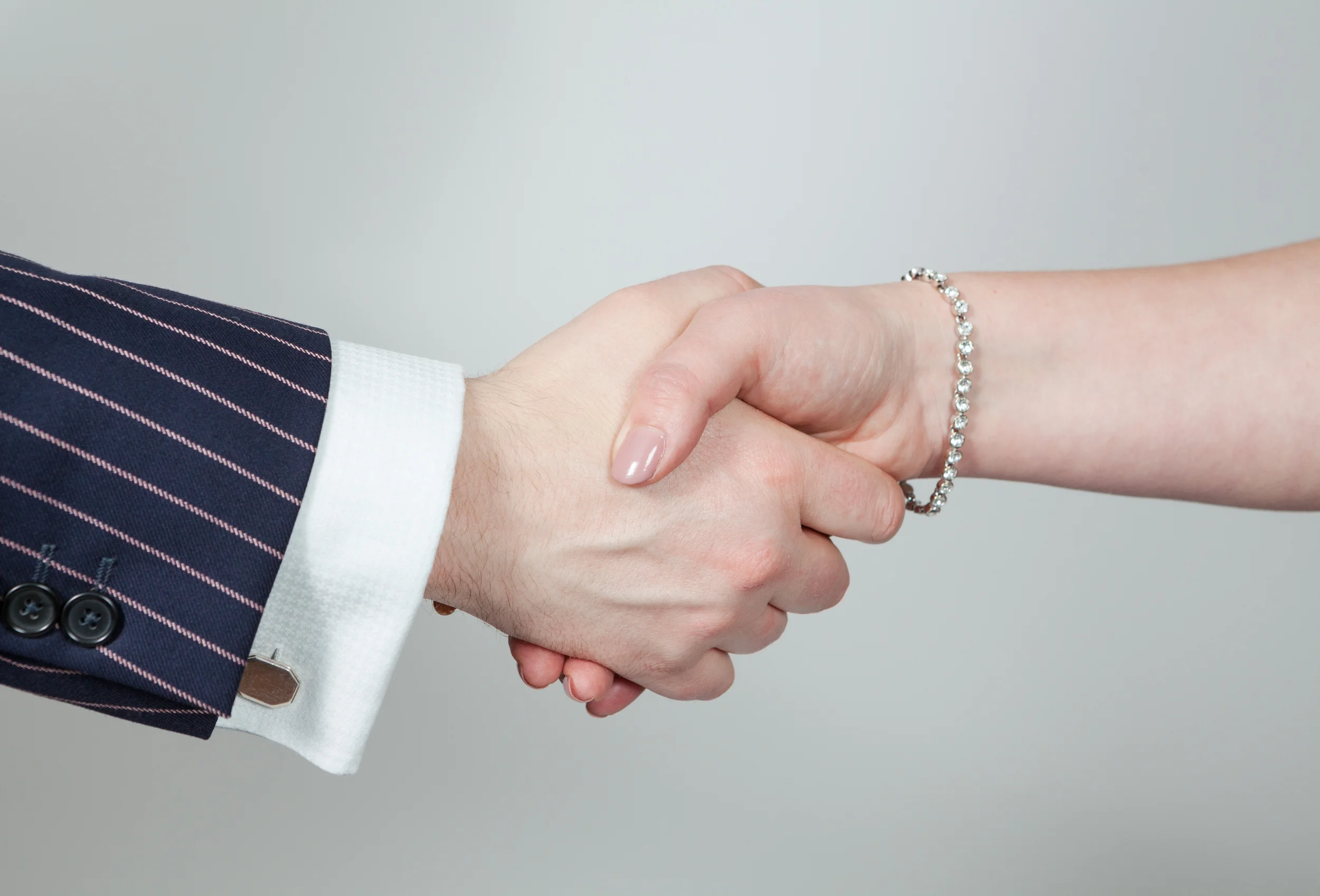 Handshake- Dave hand in front _SimbocLtd_6980.jpg