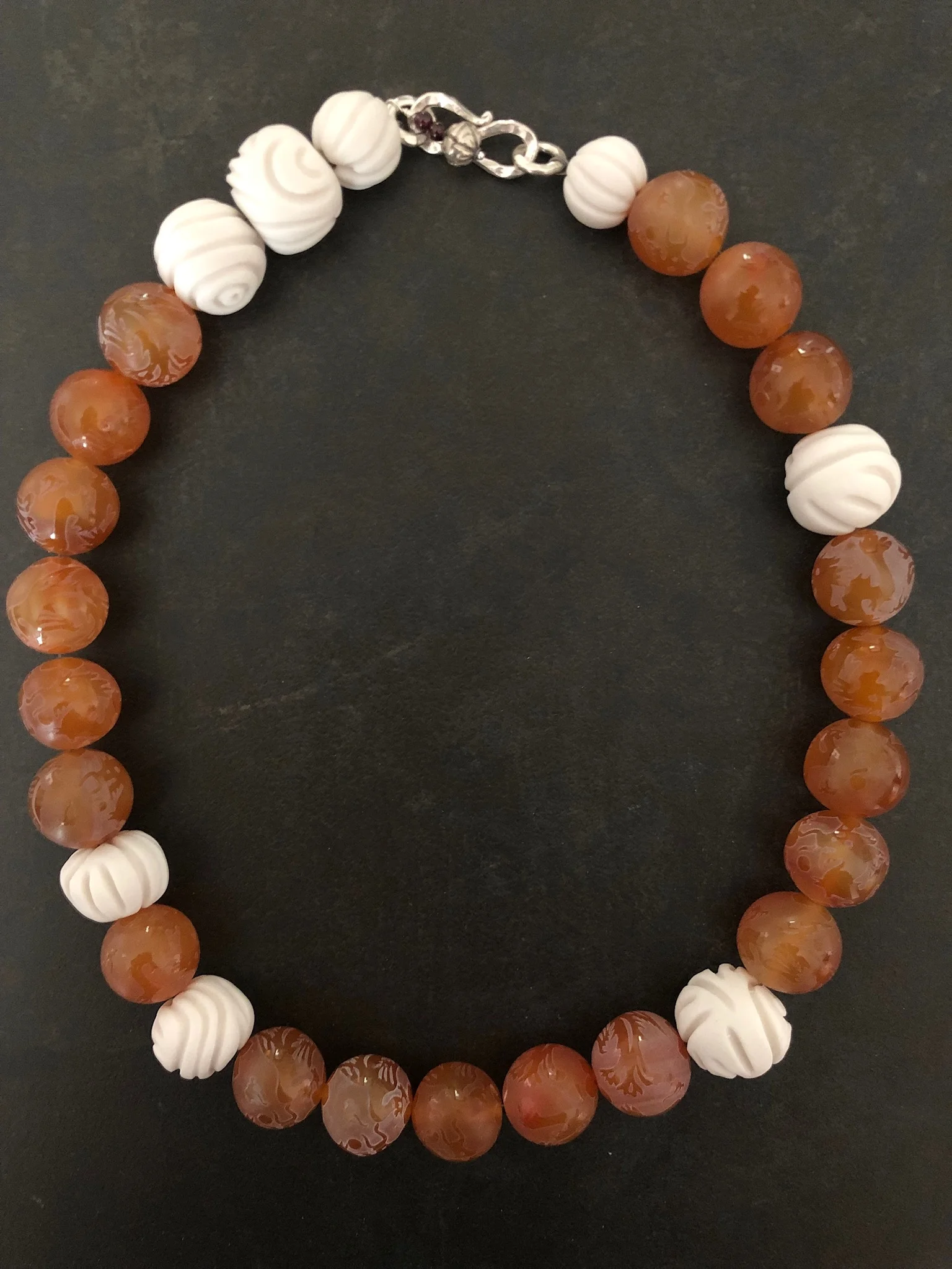 Carnelian (Malaysia) & Porcelain