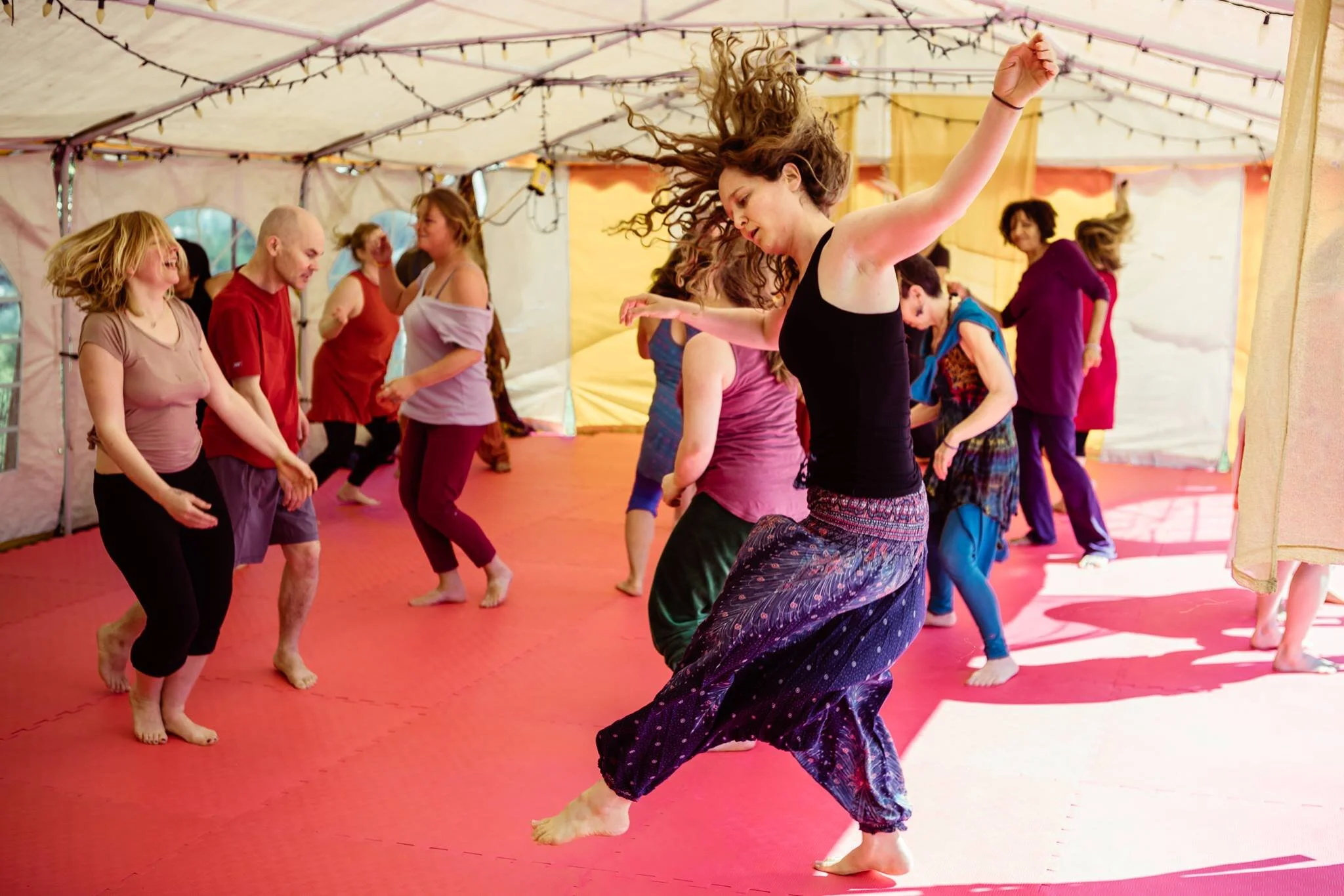 City Waves ~ Online 5Rhythms Class with Layah