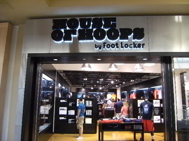 House of Hoops FootLocker.JPG