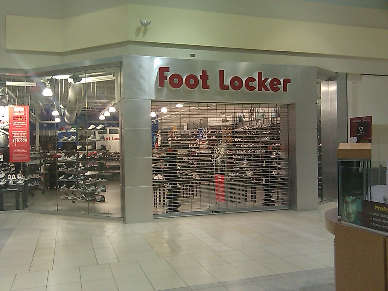 FootLocker 2 (mall) copy.JPG