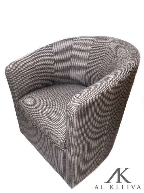 Comfortable barrel swivel chair