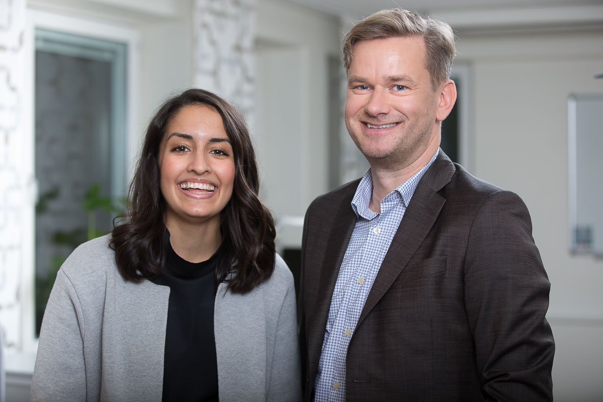 Fareda Khalil, toxikolog och författare till examensarbetet tillsammans med Pär Svahnberg, doktor i organisk kemi och Faredas handledare.