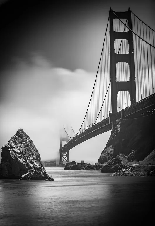 GG bridge bw 2.jpg