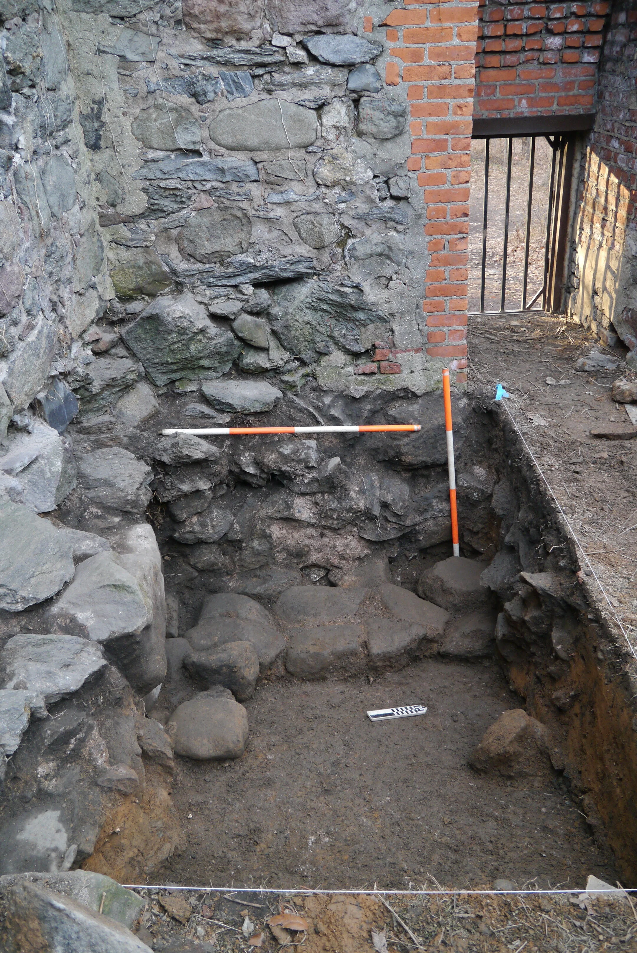 Interior excavation in blockhouse