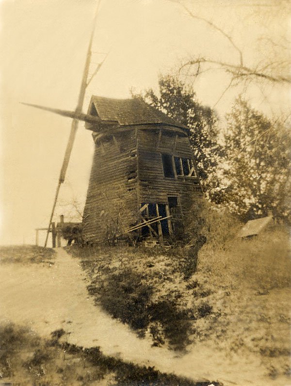 19th-Century Windmill in Leesburg. Source:  Maurice  River Recollections Project. Leesburg, Reach #39.