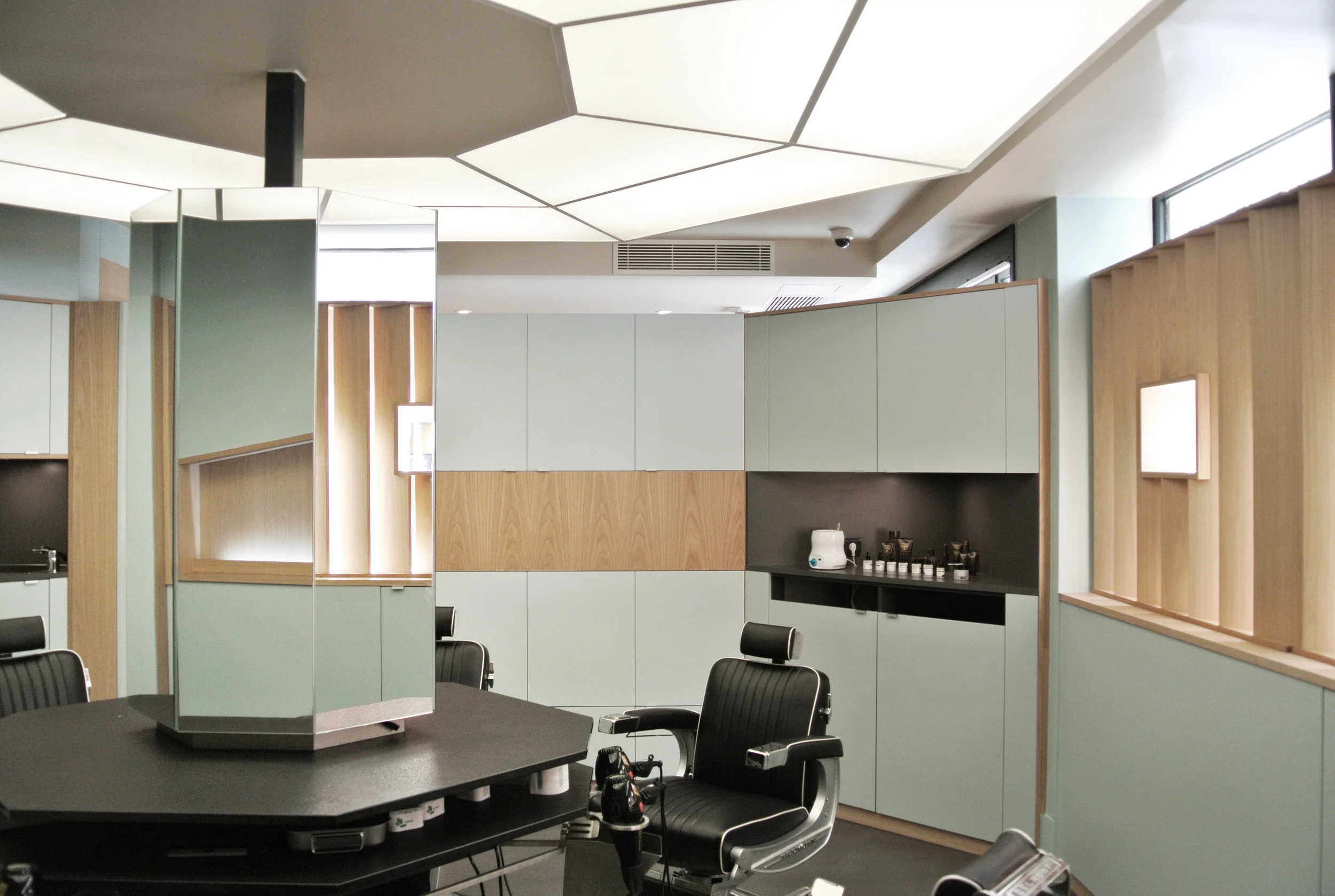 La barbière de Paris 75006 — TeePee Architects