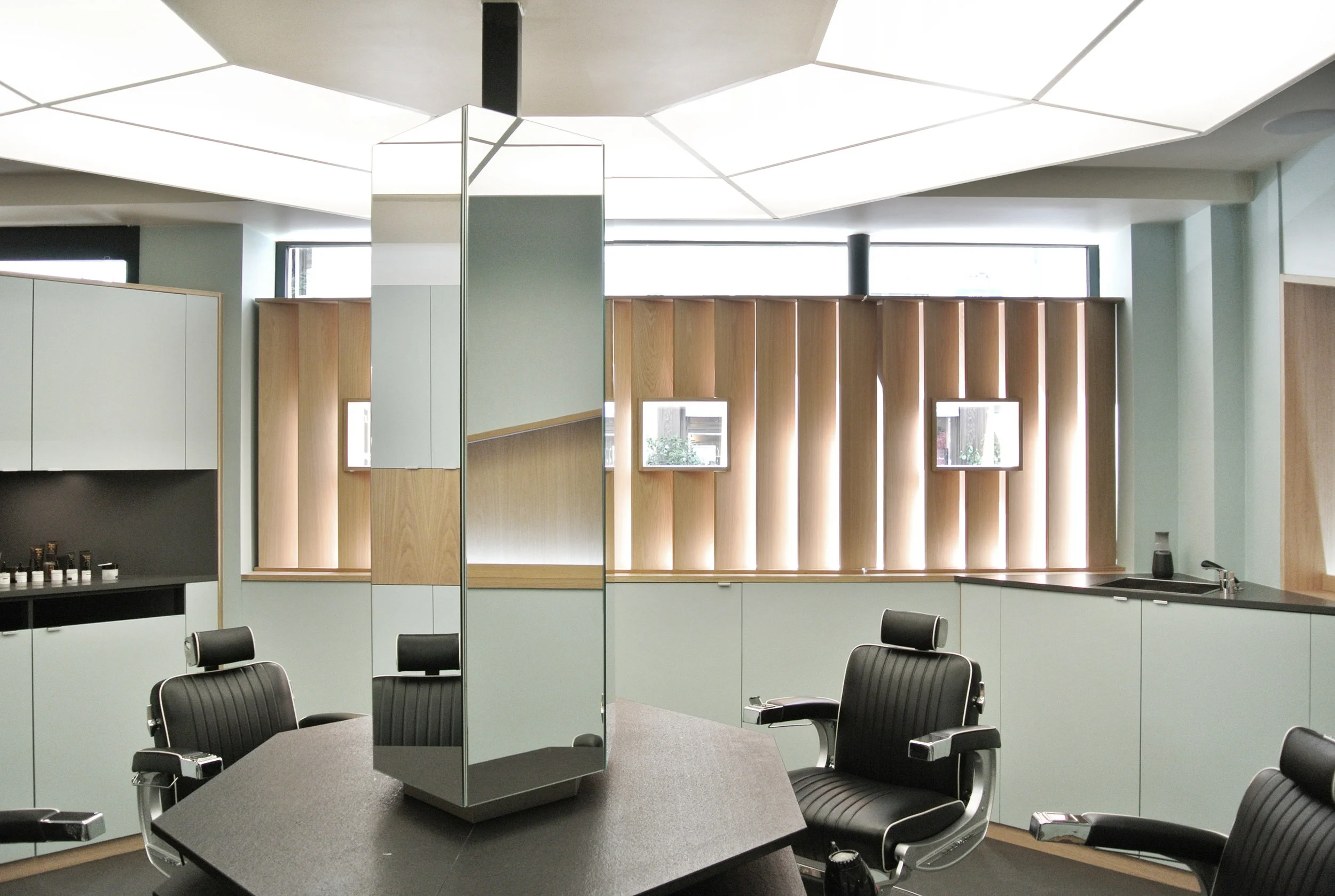 La barbière de Paris 75006 — TeePee Architects