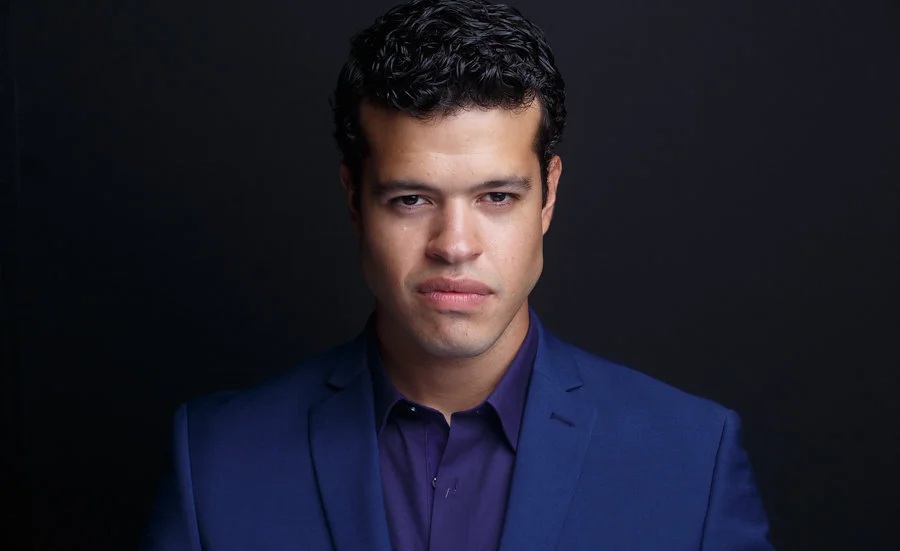 Esteban Carmona Headshot 1.jpg