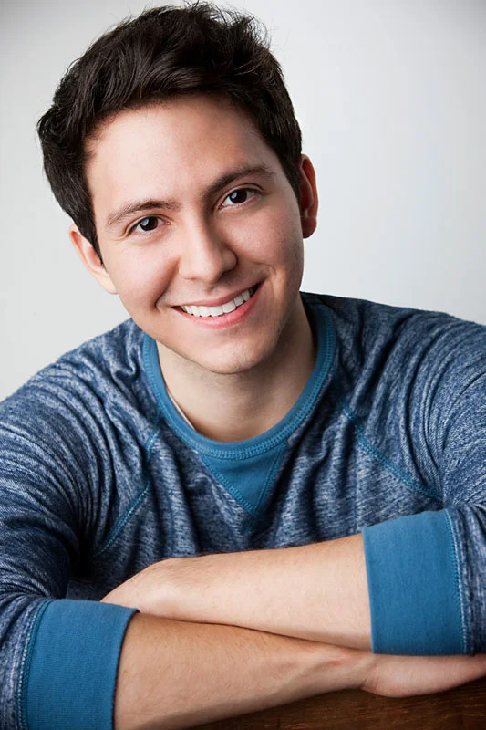 Cesar Munoz Headshot-Medium.jpg