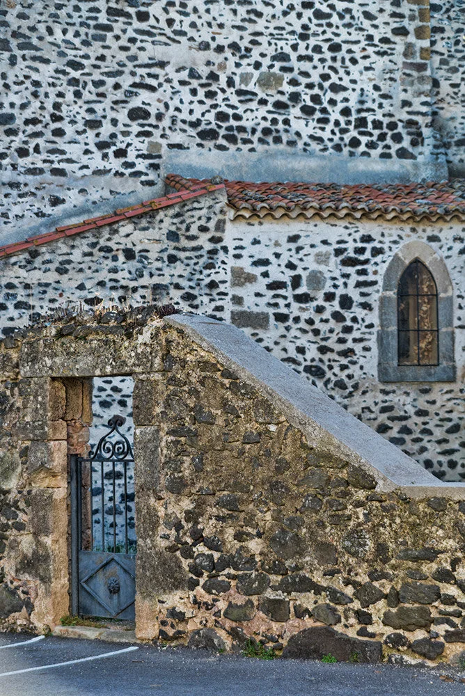 Images extraites du livre Salagou, la planète rouge © Melkan Bassil - Photographies disponibles sur www.imagesoccitanie.com